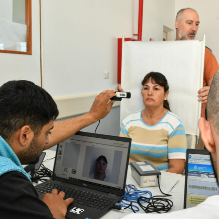 La Pradera recibe un operativo clave de documentación