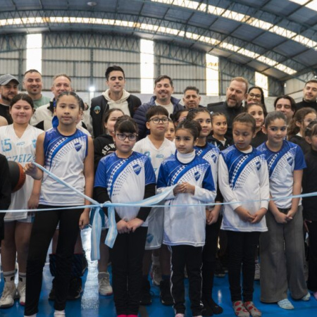Atlético Ezeiza renovó su Polideportivo y abrió una nueva etapa