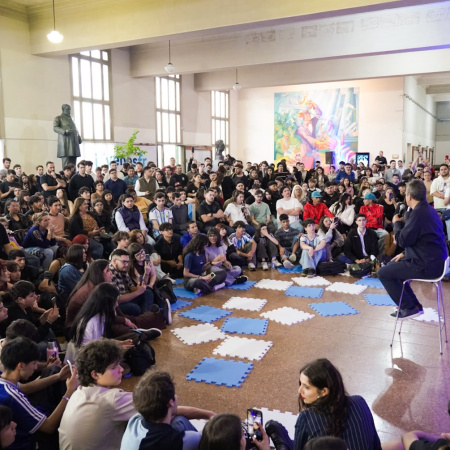 Massa reunió a más de mil jóvenes