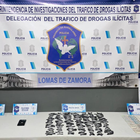 Allanaron un presunto punto de venta de drogas en Glew y secuestraron 134 envoltorios de cocaína