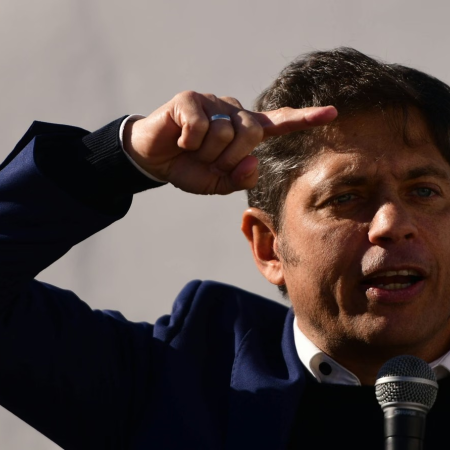 Kicillof cruzó a Milei: “La gente no llega a fin de mes”