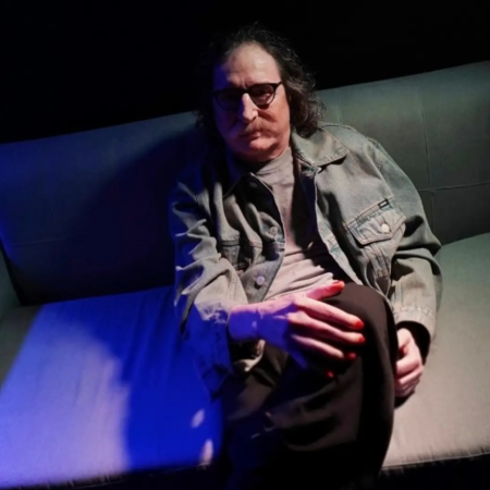 Charly cumple 75: una noche de canciones, flores y devoción