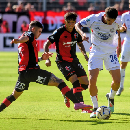 San Lorenzo se quedó sin gol y sin una chance clave